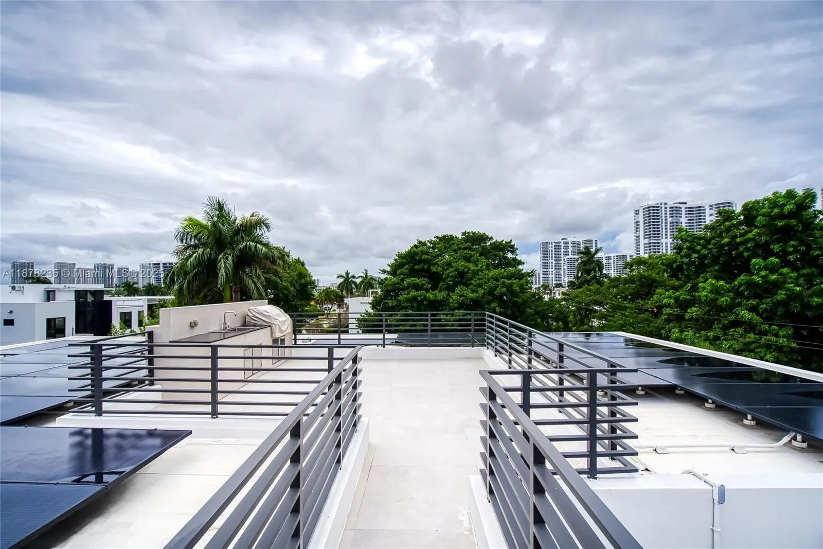 311 189th St, Golden Beach, Florida, United States. - Photo 33