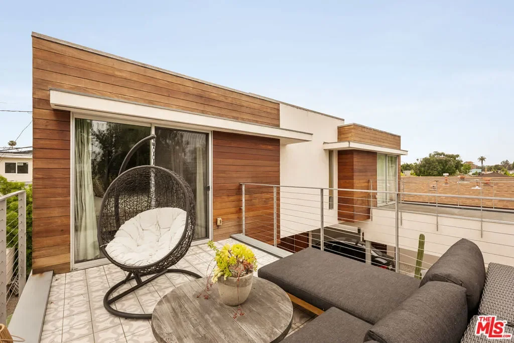 8512 Hargis Street, Los Angeles, California, United States. - Photo 8