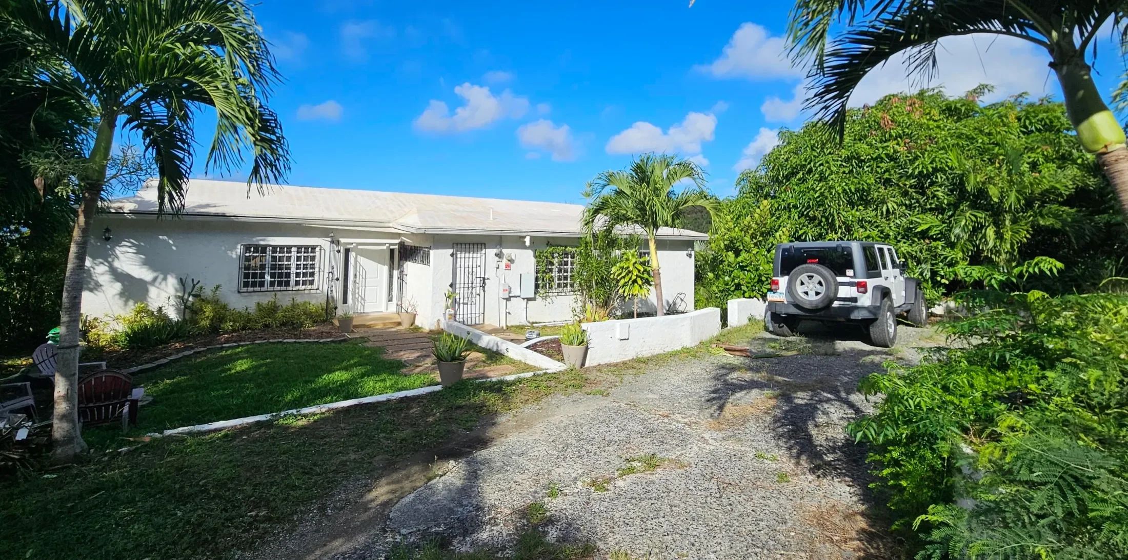 Exterior photo 5