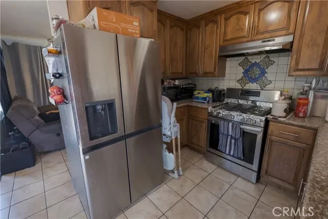 11126 Van Buren Ave, Los Angeles, CA 90044, Los Angeles, California, United States. - Photo 3