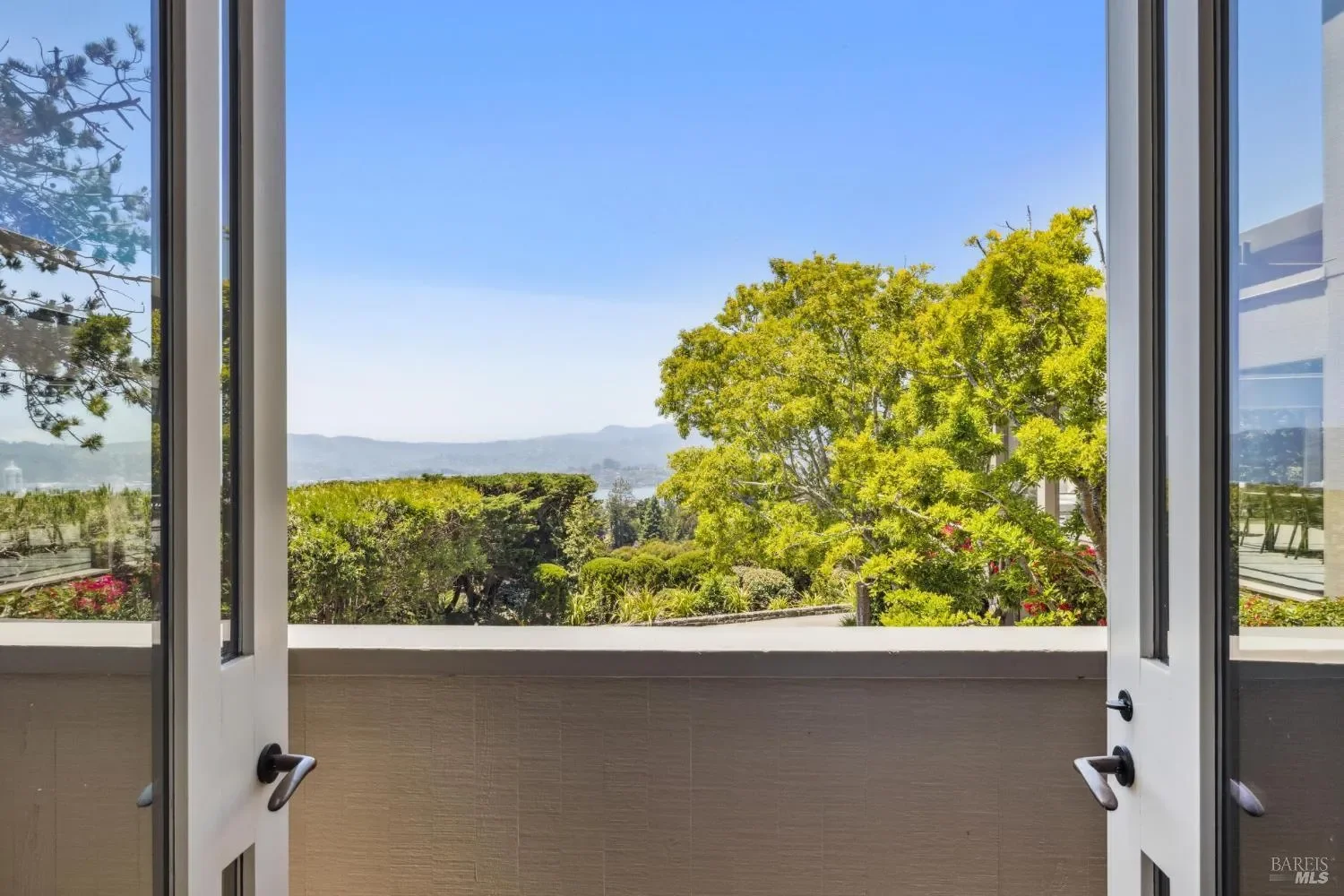 83 Mount Tiburon Road, Tiburon, California, United States. - Photo 49
