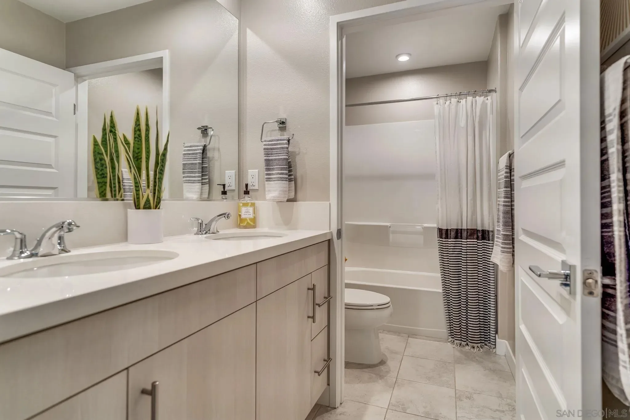 2804 Avella Circle, San Diego, California, United States. - Photo 13