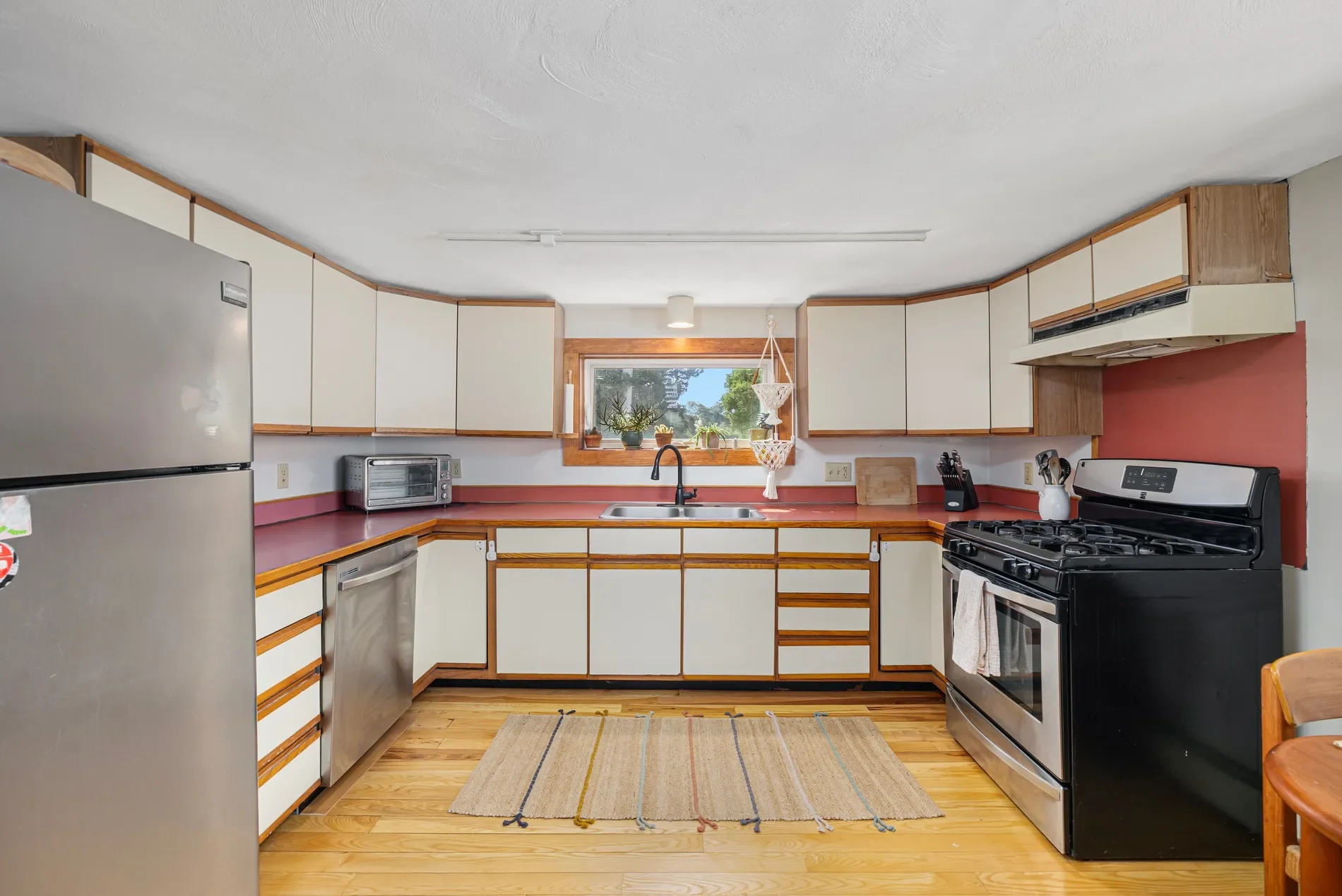 13 Oak Street, Portsmouth, RI 02871, Portsmouth, Rhode Island, United States. - Photo 4
