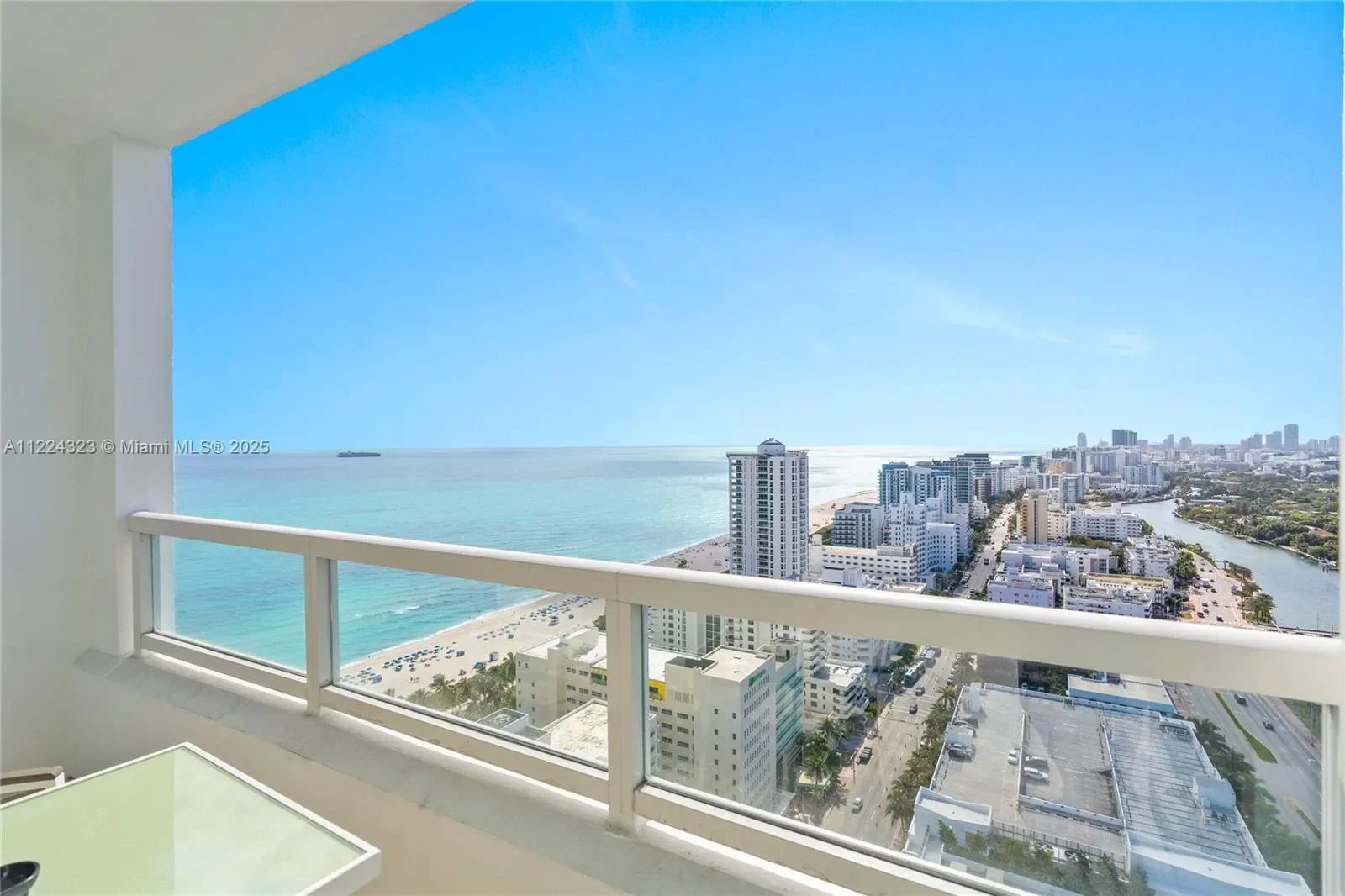 4401 COLLINS AV 2906/2908, Miami Beach, Florida, United States. - Photo 8