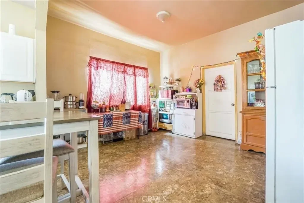 2122 Thomas Street, Los Angeles, California, United States. - Photo 16