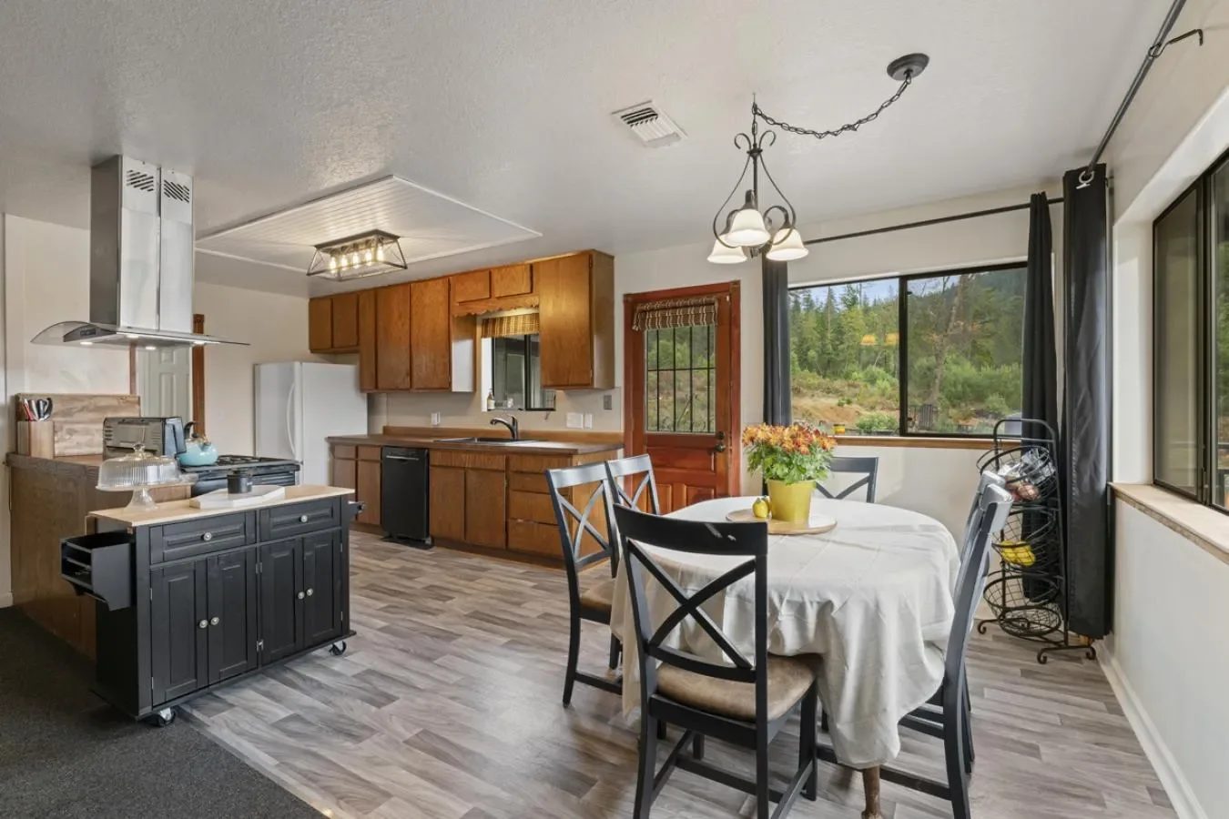 4866 Galice Road, Merlin, Oregon, United States. - Photo 9