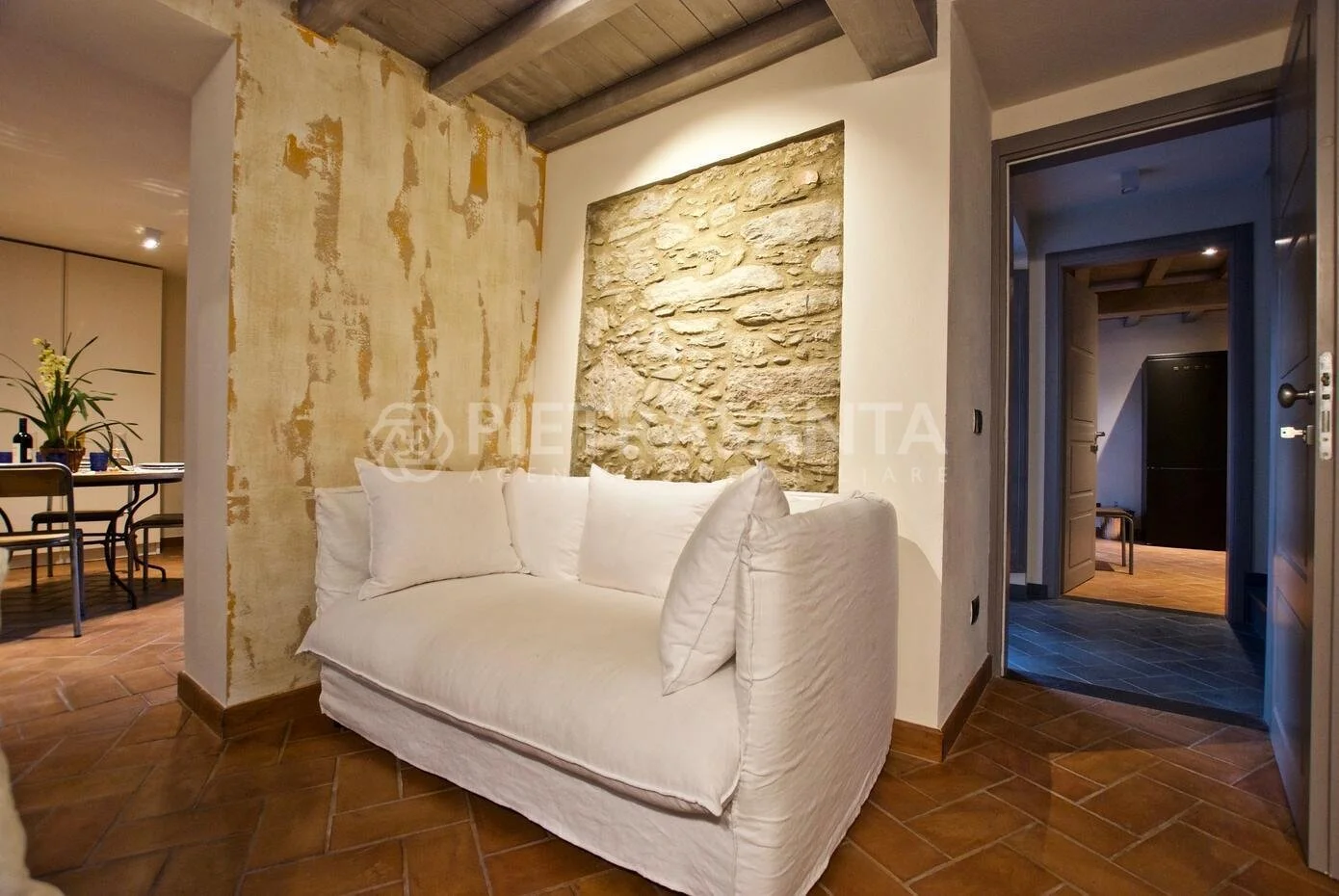 Gallery photo 1