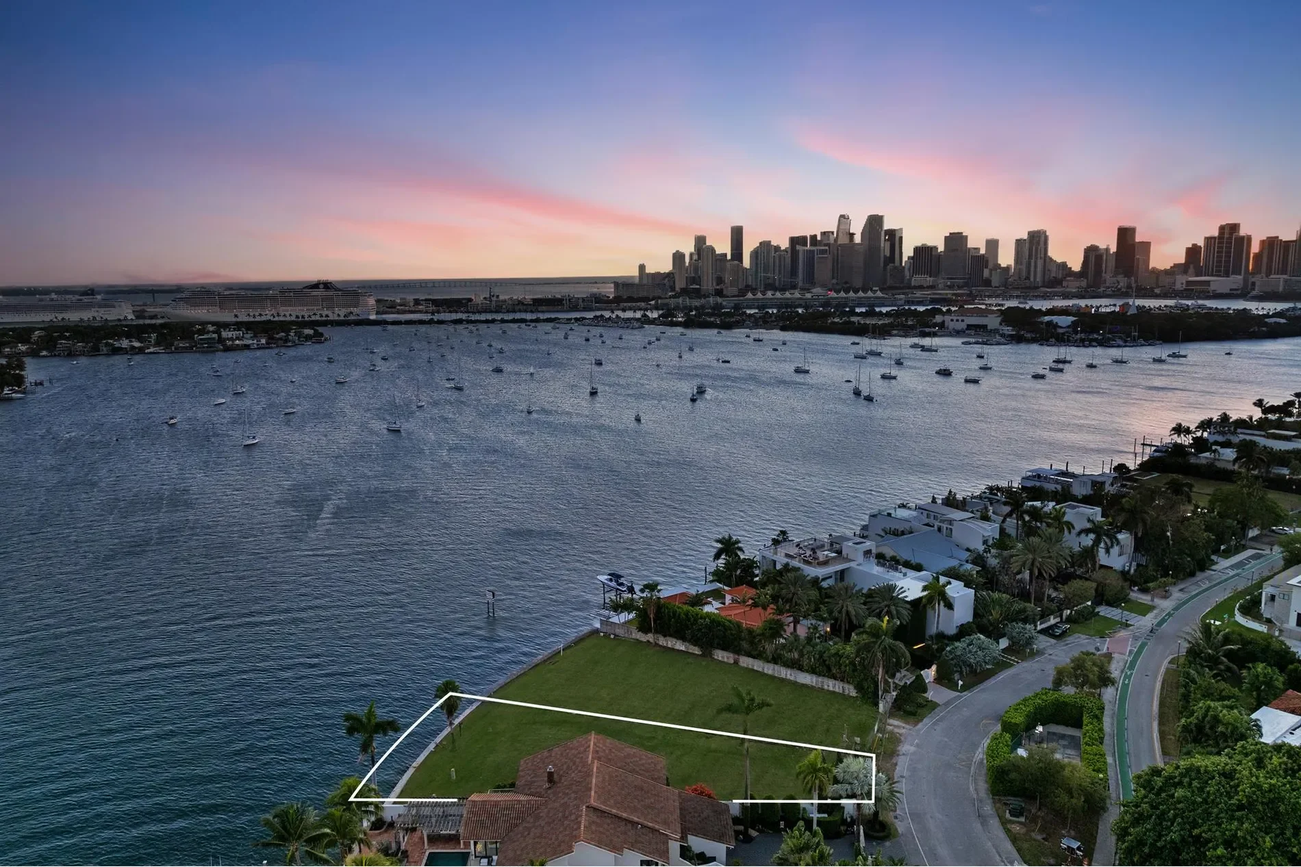 1386 S Venetian Way, Miami, Florida, United States. - Photo 9
