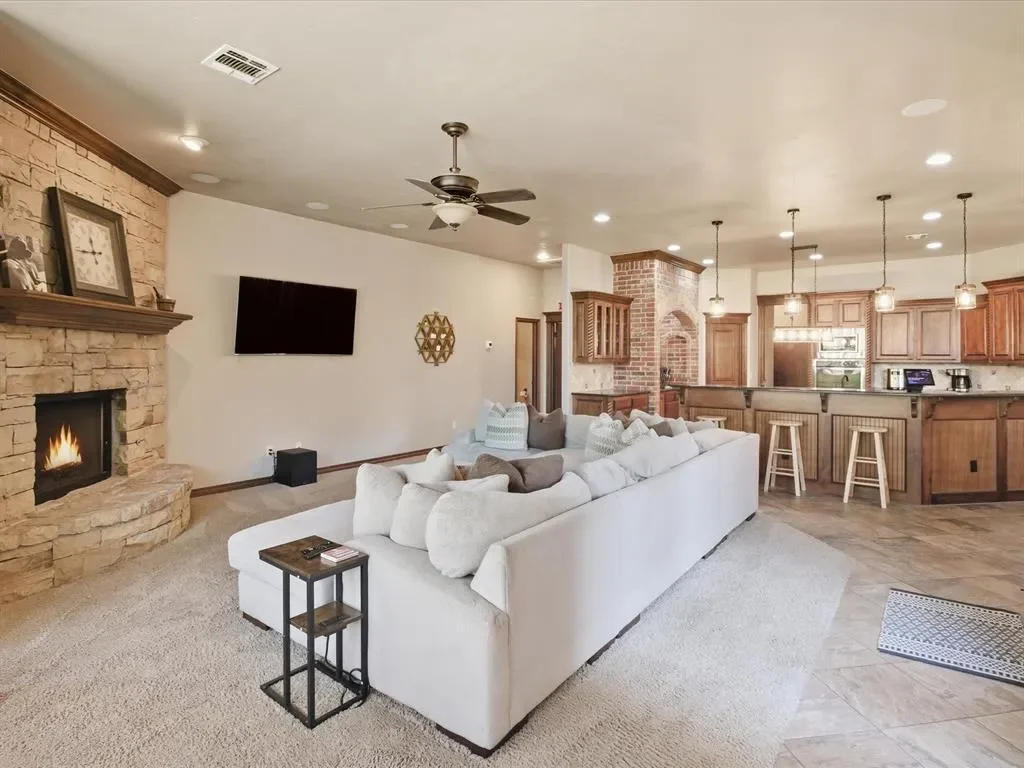 1180 Bailey Circle, Edmond, OK 73025, Edmond, Oklahoma, United States. - Photo 35
