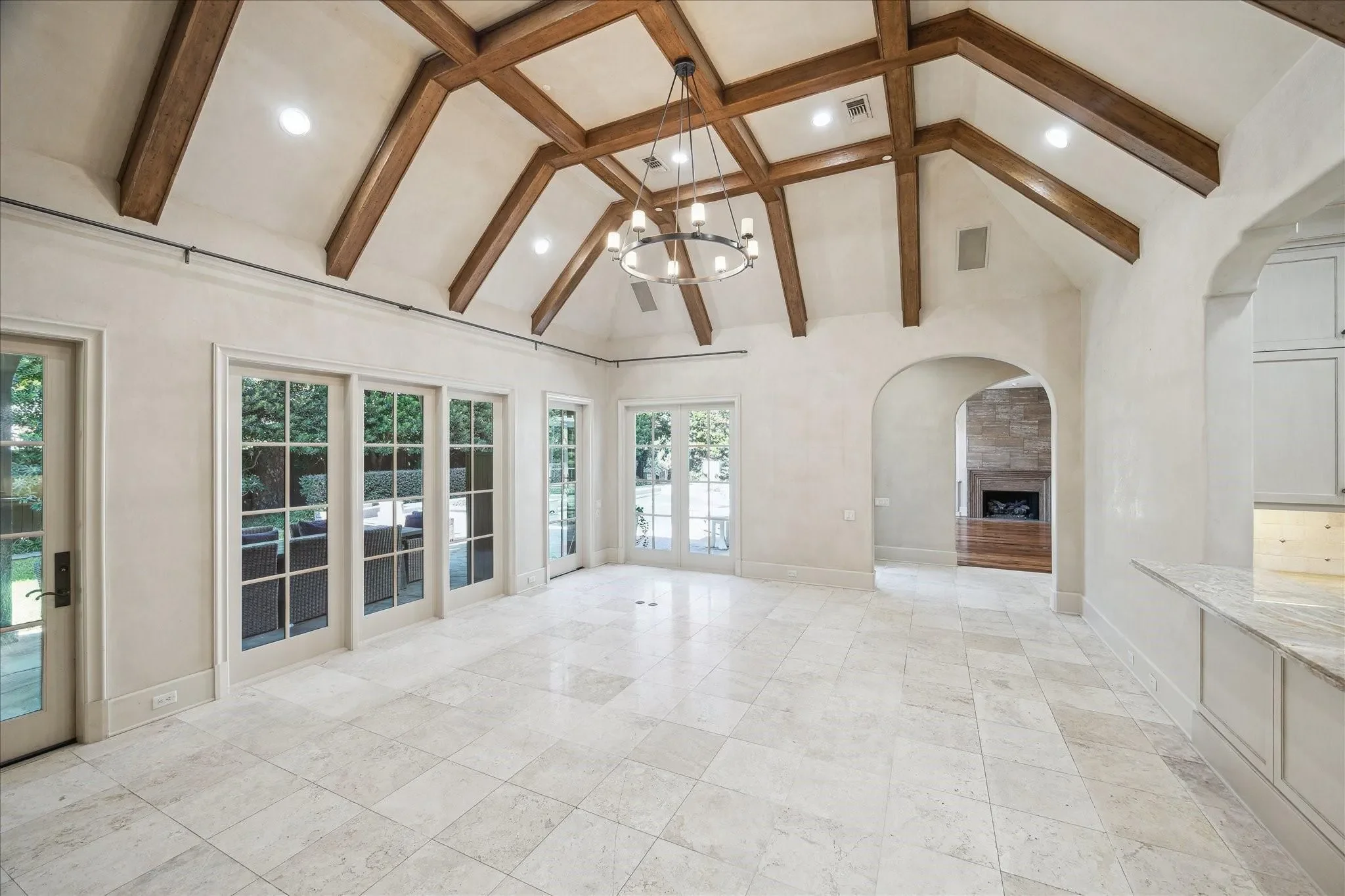 601 Lindenwood Drive, Houston, Texas, United States. - Photo 14