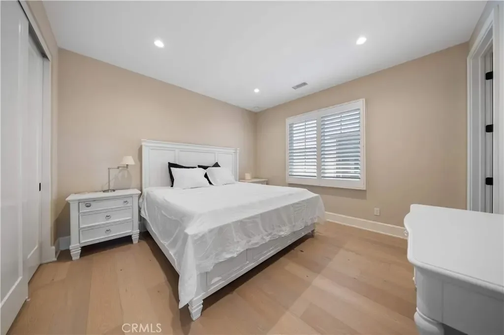 163 Summerland, Irvine, California, United States. - Photo 35