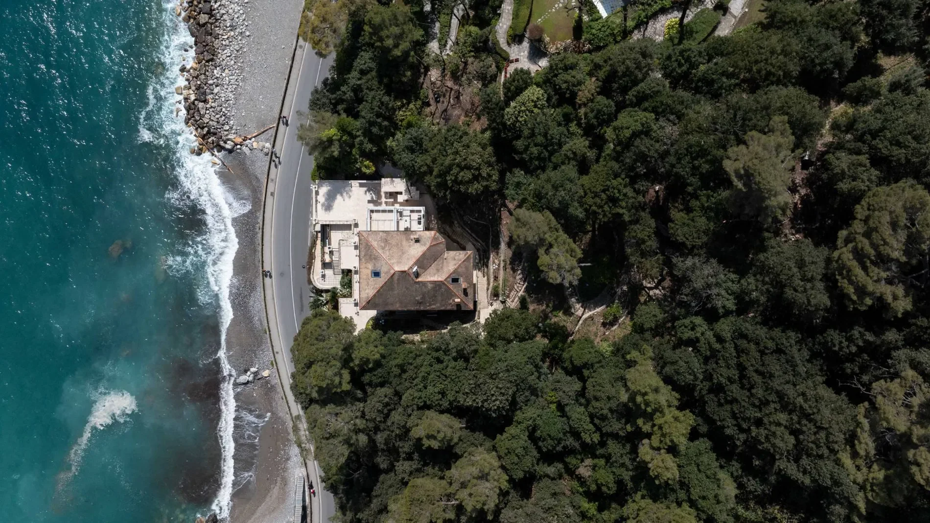 Lungomare Rossetti 10-12-14a, Pedale, Liguria, Italy. - Photo 6