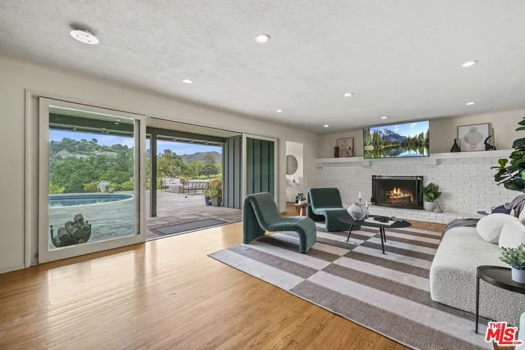4650 Canoga Avenue, Los Angeles, California, United States. - Photo 22