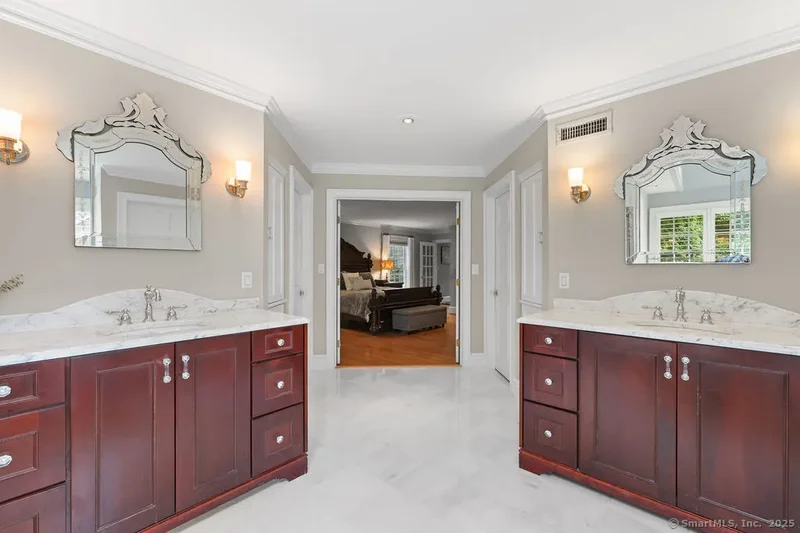 16 Oak Bluff, Avon, Connecticut, United States. - Photo 29