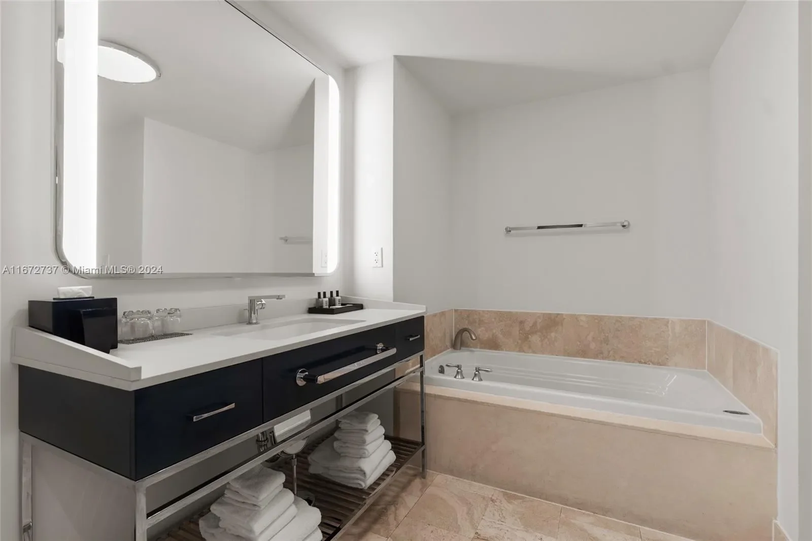 4401 Collins Ave 3202/3204, Miami Beach, Florida, United States. - Photo 37