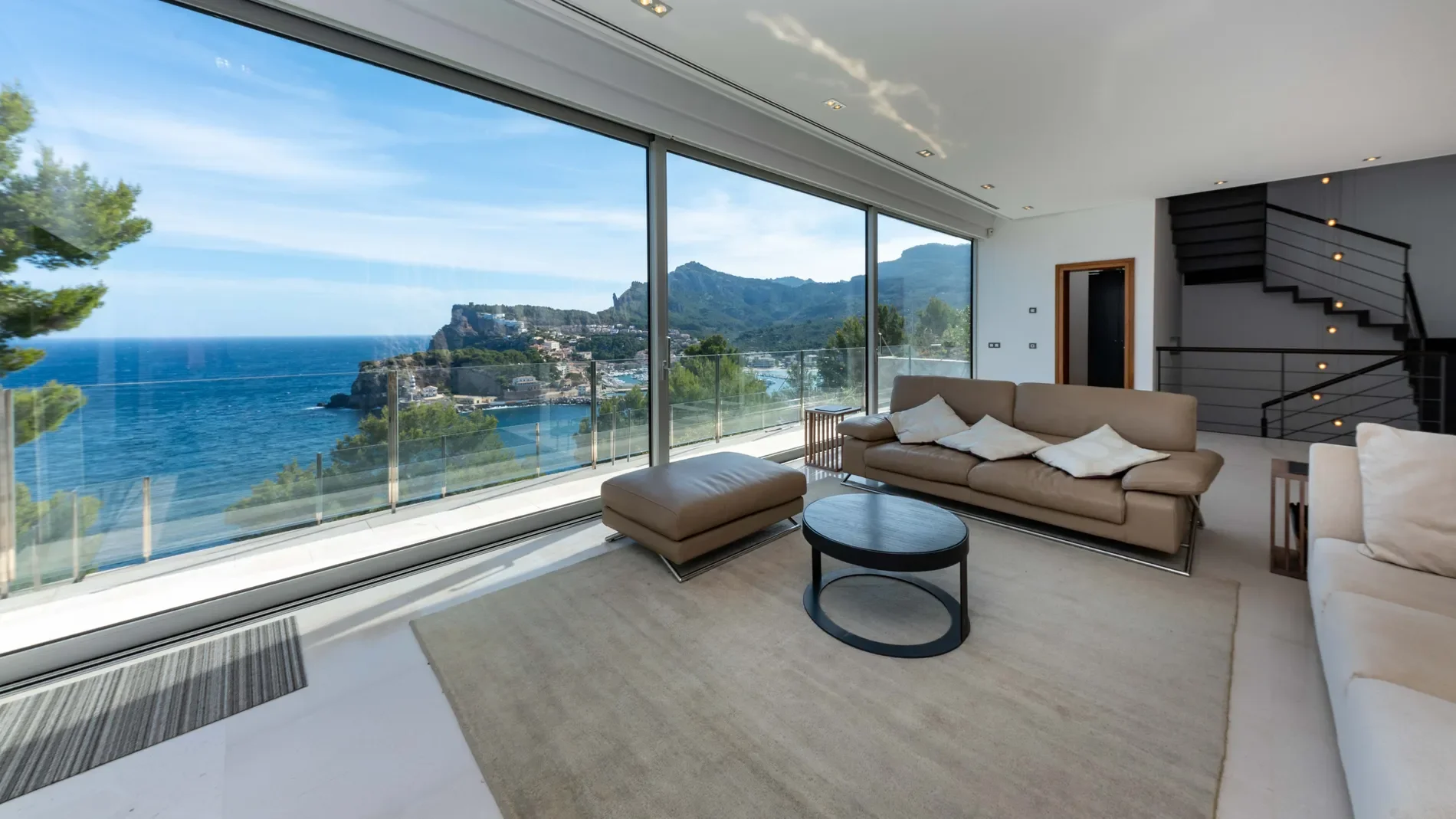 Puerto de Sóller, Mallorca, Puerto de Sóller, Soller, Balearic Islands, Spain. - Hero Image