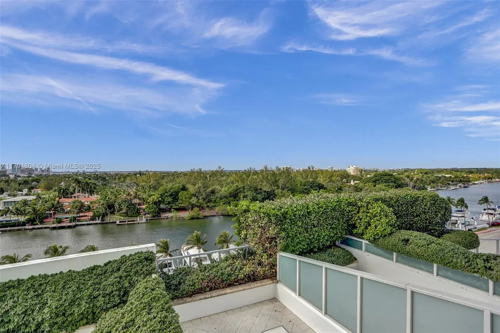 4401 Collins Ave 814, Miami Beach, Florida, United States. - Photo 3
