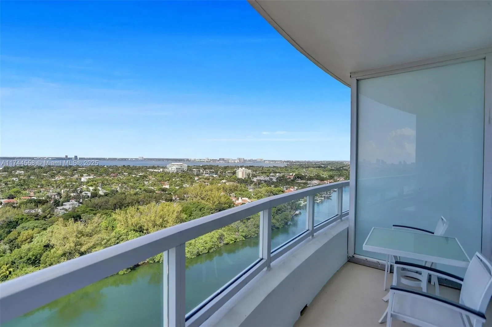 4401 Collins Ave 2114/2116, Miami Beach, Florida, United States. - Photo 32