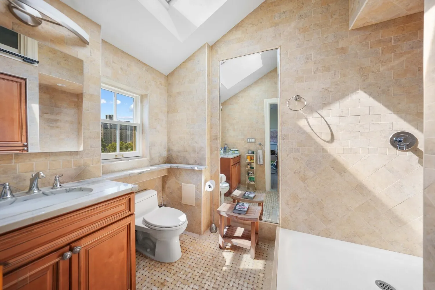 336 W 23RD ST, New York, New York, United States. - Photo 3