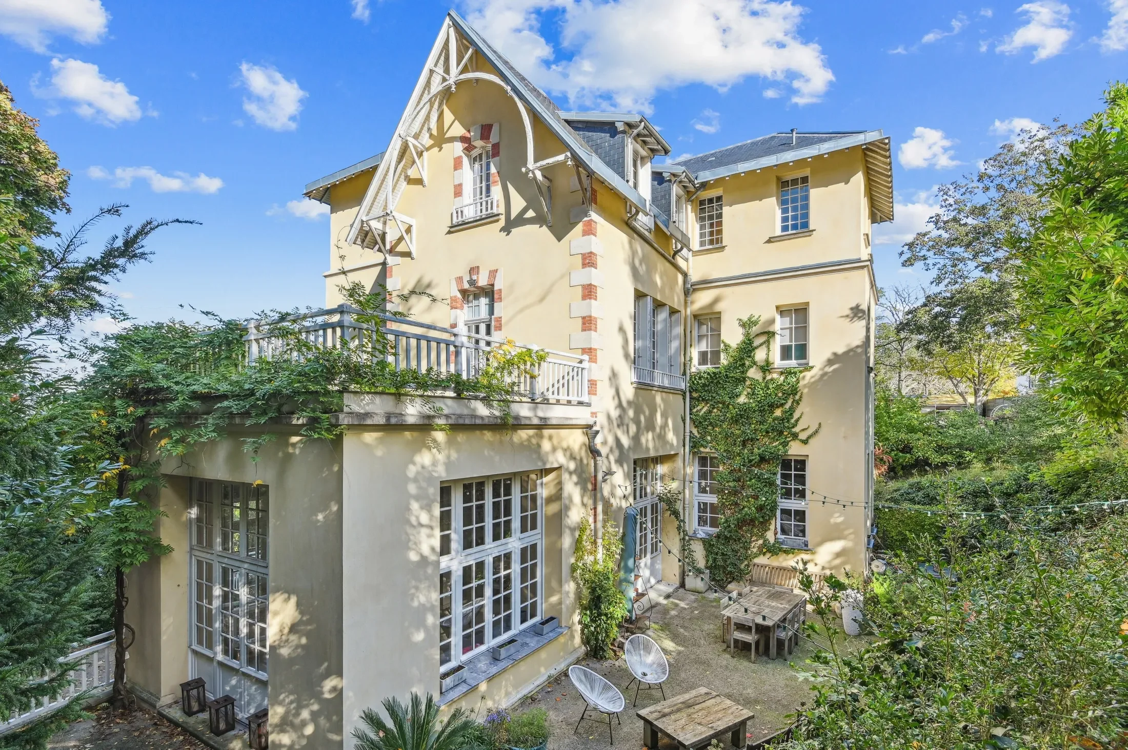 RUEIL MALMAISON, J 92500, Rueil-Malmaison, Île-de-France, France. - Hero Image
