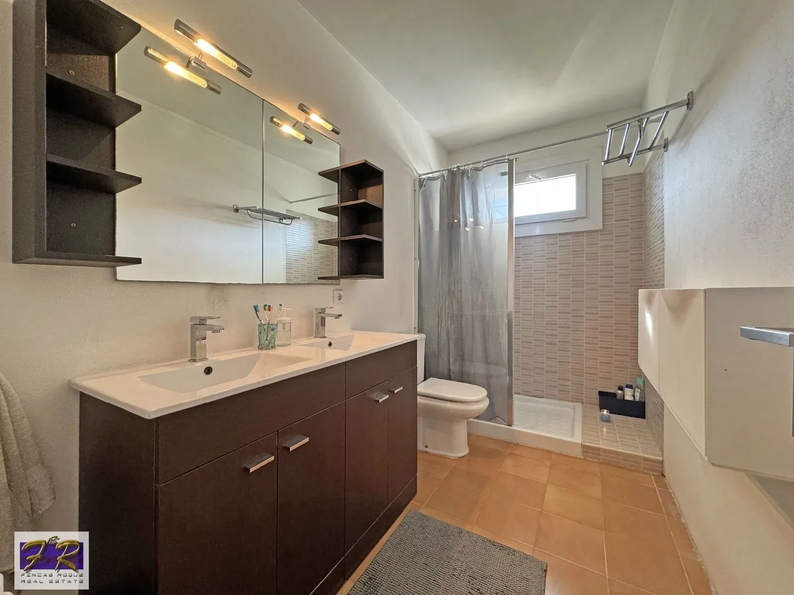 Gallery photo 5