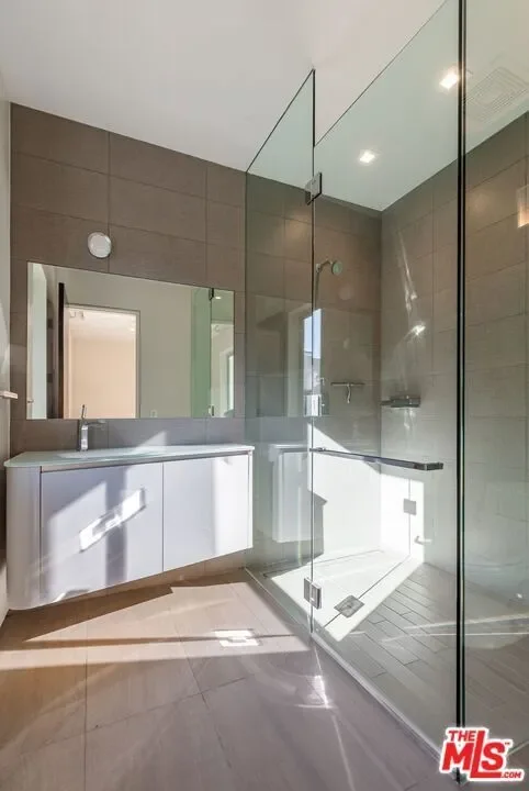 1895 Rising Glen Road, Los Angeles, California, United States. - Photo 17