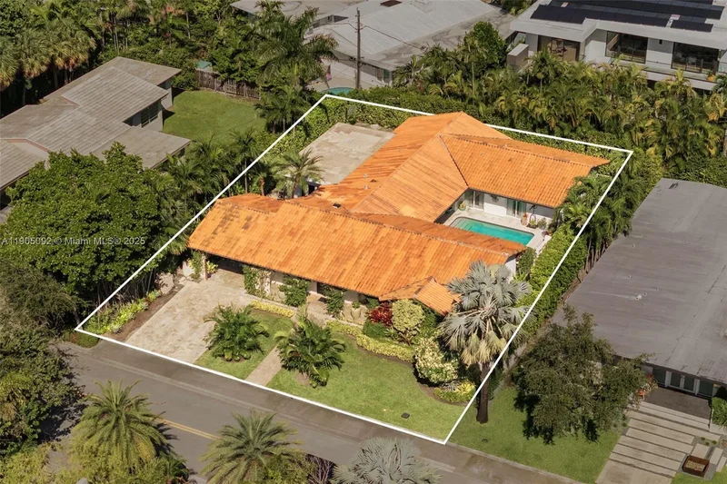 1233 102nd St, Bal Harbour, Florida, United States. - Photo 49