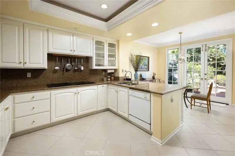 81 Hillsdale Drive, Newport Beach, California, United States. - Photo 3