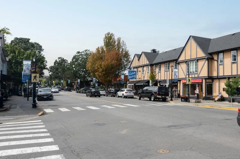 1256 Oliver St, Oak Bay, British Columbia, Canada. - Photo 10