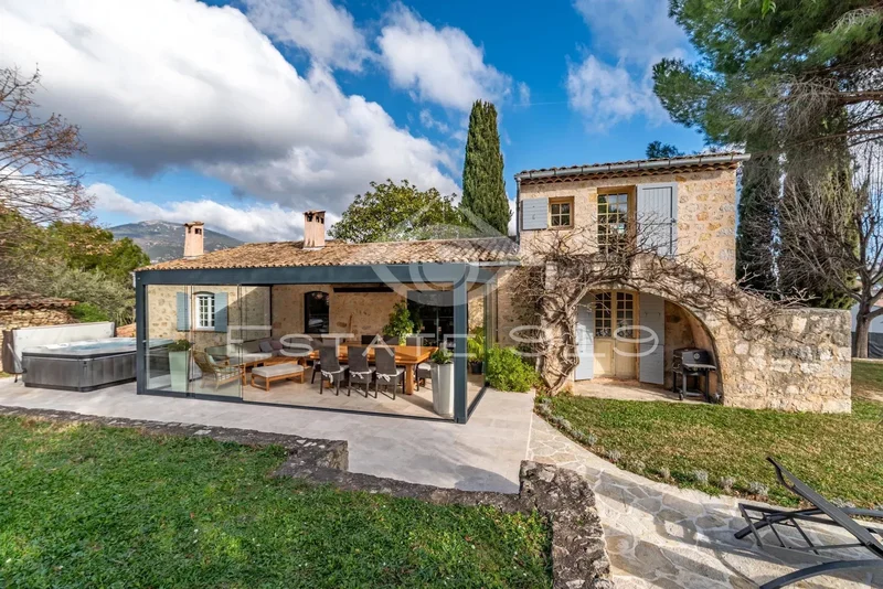 Mazan, Provence-Alpes-Côte d'Azur, France. - Photo 8