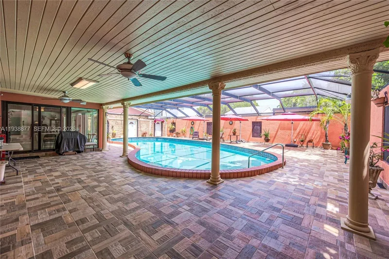 110 W Shore Dr W, Miami, Florida, United States. - Photo 10