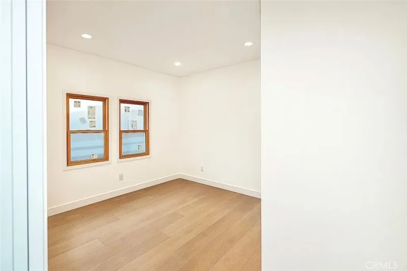 1350 E 8th, Signal Hill, California, United States. - Photo 19