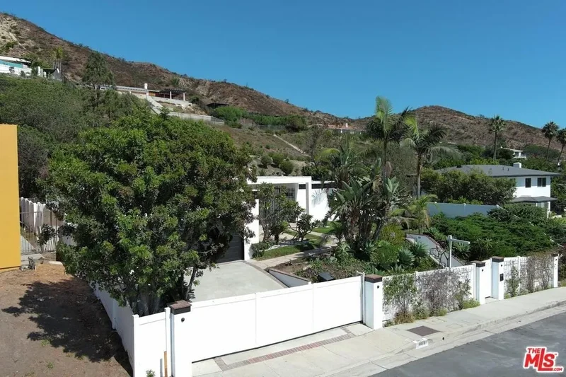 18073 Sandy Cape Dr, Pacific Palisades, CA, 90272, USA, Los Angeles, California, United States. - Photo 57