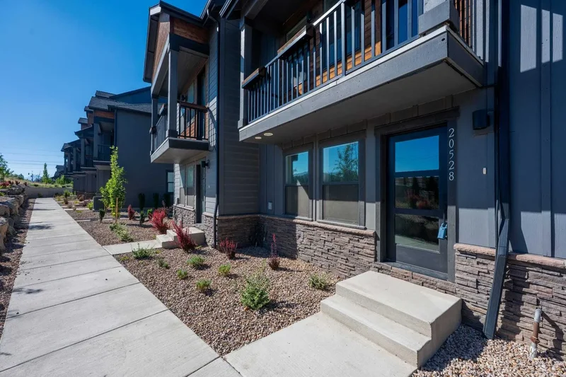 20528 NE Empire Avenue , Bend, OR 97701, Bend, Oregon, United States. - Photo 24