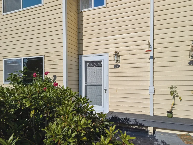 10030 NE 120th St Unit #J2 , Kirkland, WA 98034, Kirkland, Washington, United States. - Photo 26