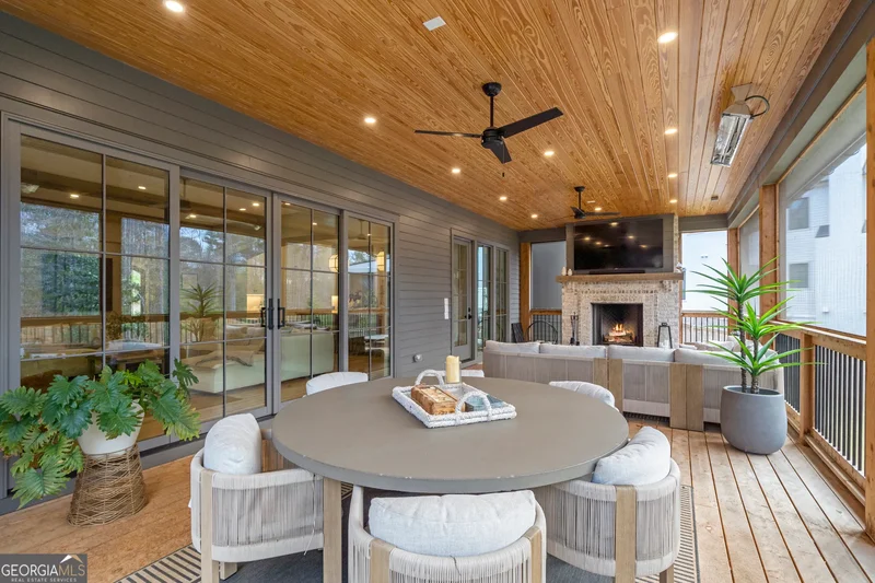 285 Roswell Farms Drive, Roswell, GA 30075, Roswell, Georgia, United States. - Photo 18