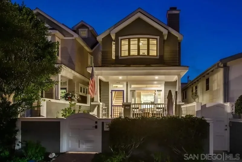 240 B Avenue, Coronado, California, United States. - Photo 52