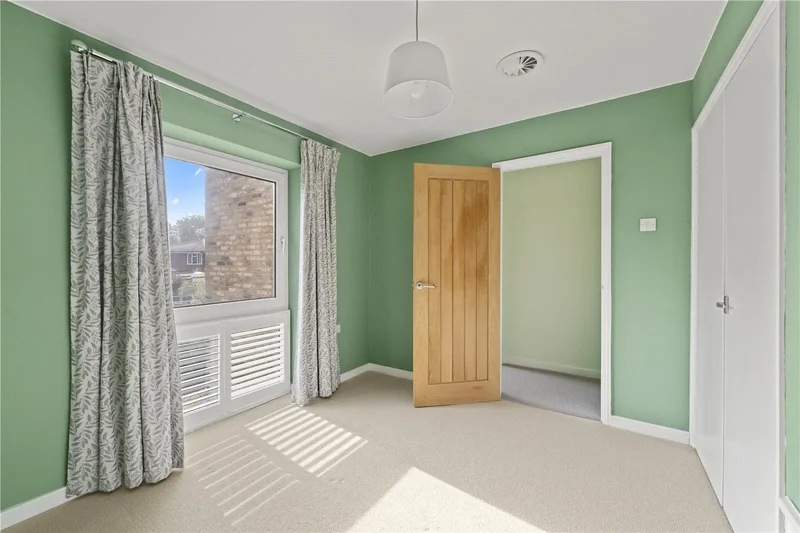 Acacia Road, Hampton, England, United Kingdom. - Photo 16