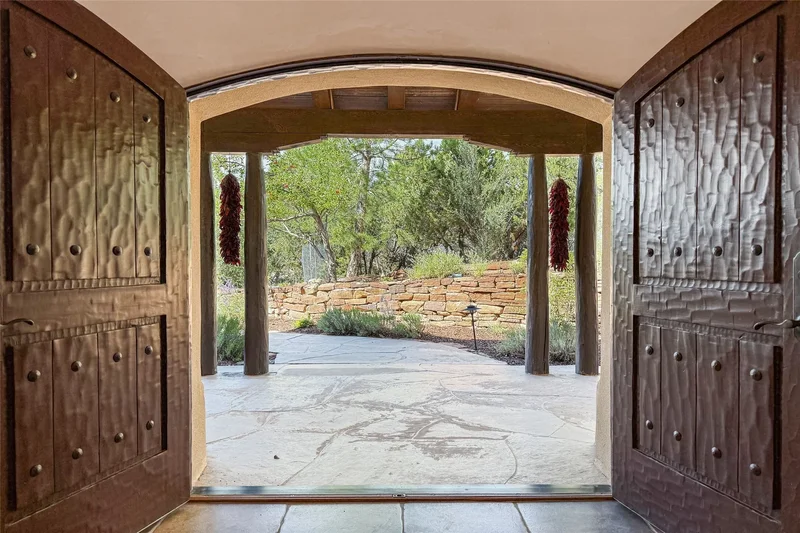 1097 Mansion Ridge Road , Santa Fe, NM 87501, Santa Fe, New Mexico, United States. - Photo 25