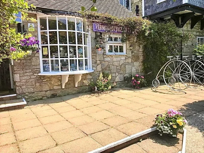 Eastcliff Road, Shanklin, England, United Kingdom. - Photo 24