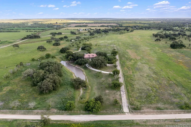 202 County Road 450, Hondo, TX 78861, Hondo, Texas, United States. - Photo 71