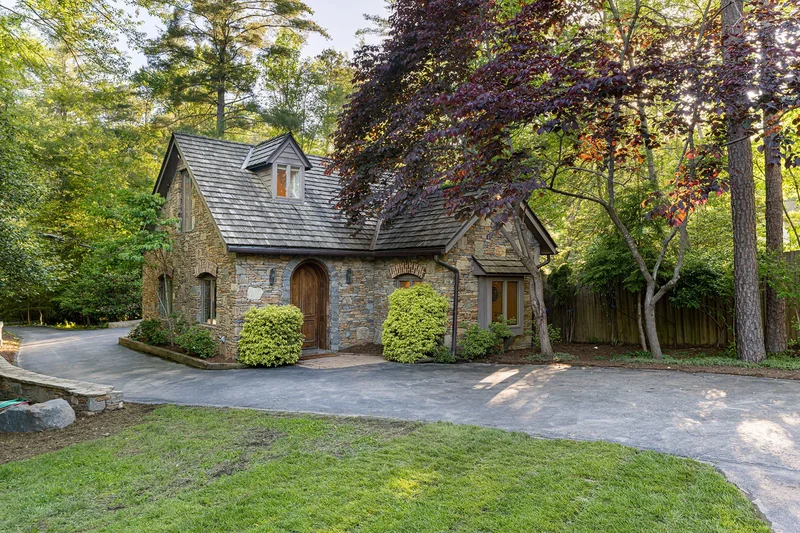 268 Holly Arbor Lane, Asheville, NC 28803, Asheville, North Carolina, United States. - Photo 10