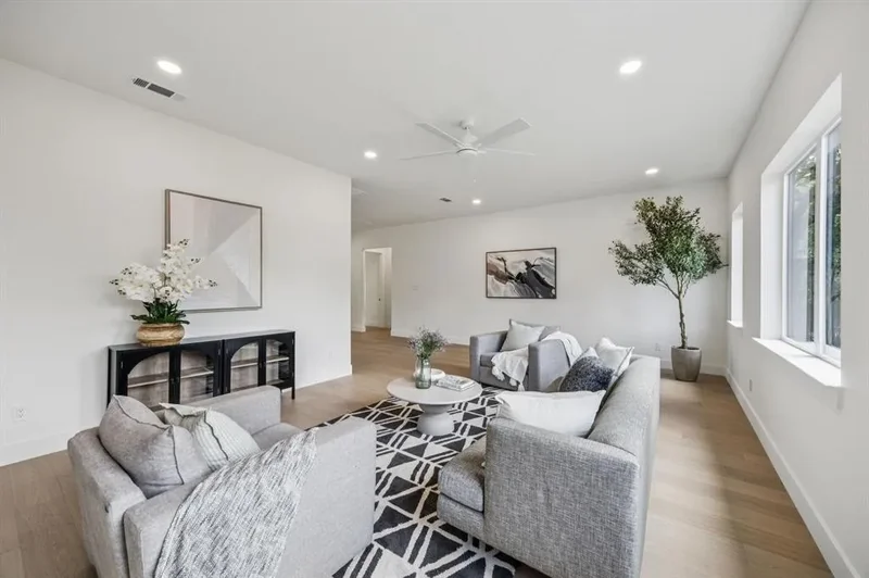 6244 Richmond Avenue, Dallas, Texas, United States. - Photo 22