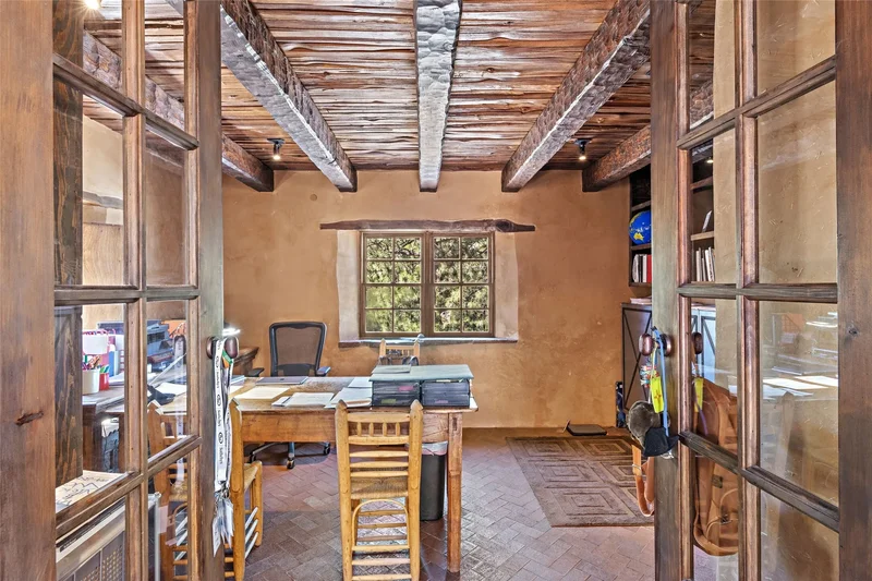 196 Overlook Road, Santa Fe, NM 87505, Santa Fe, New Mexico, United States. - Photo 29