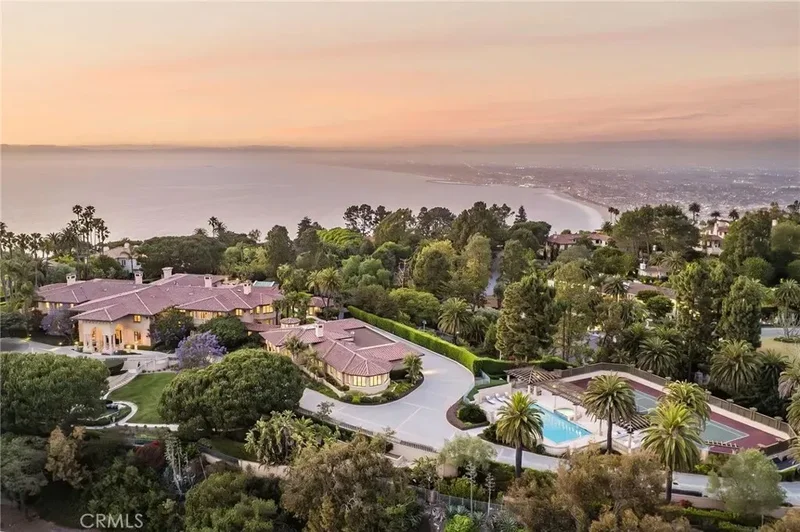 Single Family Residence in Palos Verdes Estates