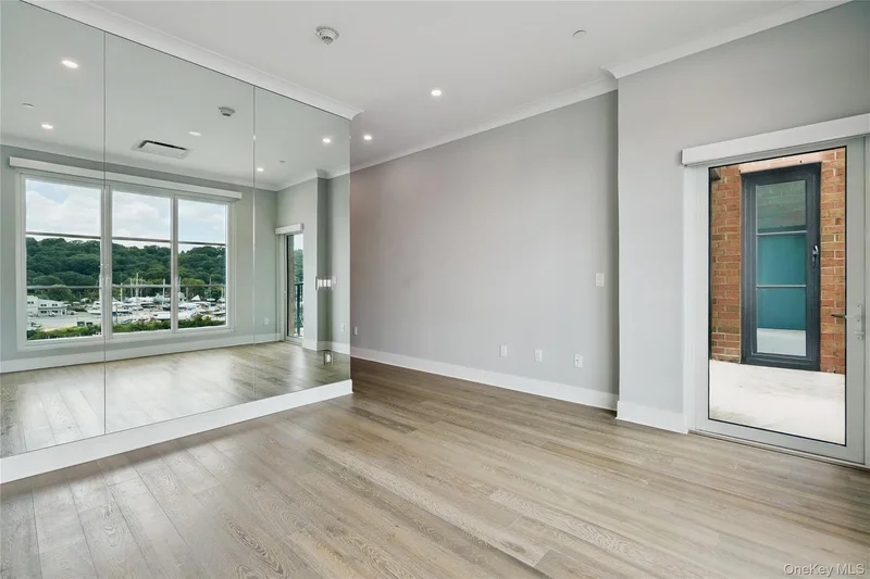 100 Garvies Point Road, Glen Cove, New York, United States. - Photo 12