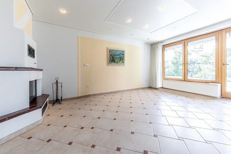 Hohenbrunn, Bavaria, Germany. - Photo 17