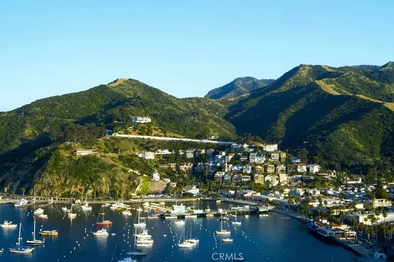 335 Clemente Avenue, Avalon, California, United States. - Photo 11