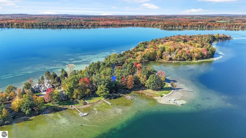 4923 Lakeview Drive, Interlochen, MI, 49643, USA, Interlochen, Michigan, United States. - Photo 11