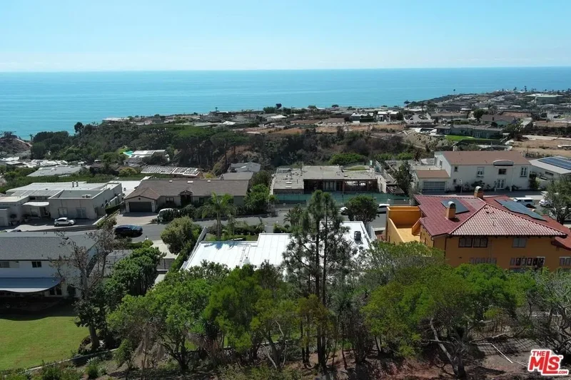 18073 Sandy Cape Dr, Pacific Palisades, CA, 90272, USA, Los Angeles, California, United States. - Photo 19